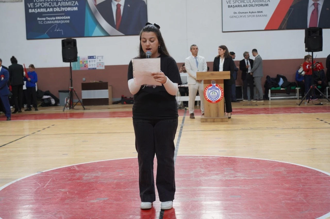 Orhangazi’de Cumhuriyet’in 103. yılına ay yıldızlı kutlama