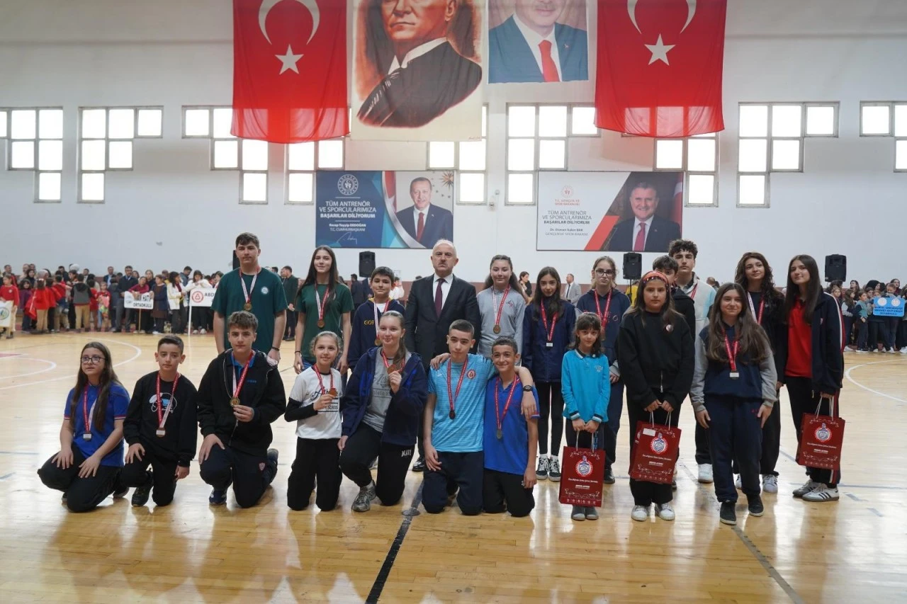 Orhangazi’de Cumhuriyet’in 103. yılına ay yıldızlı kutlama