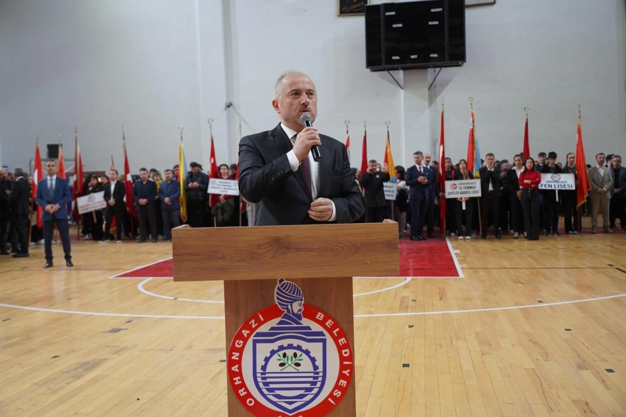 Orhangazi’de Cumhuriyet’in 103. yılına ay yıldızlı kutlama