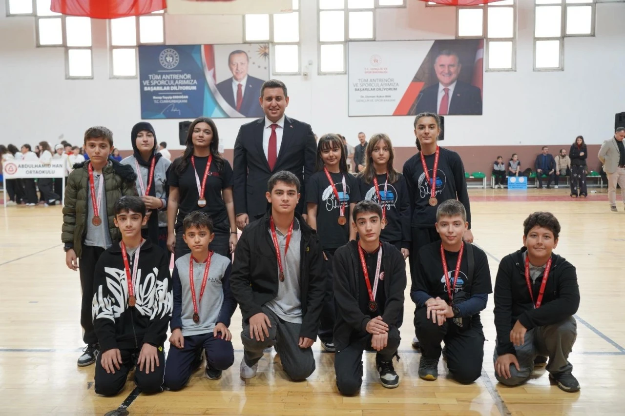 Orhangazi’de Cumhuriyet’in 103. yılına ay yıldızlı kutlama
