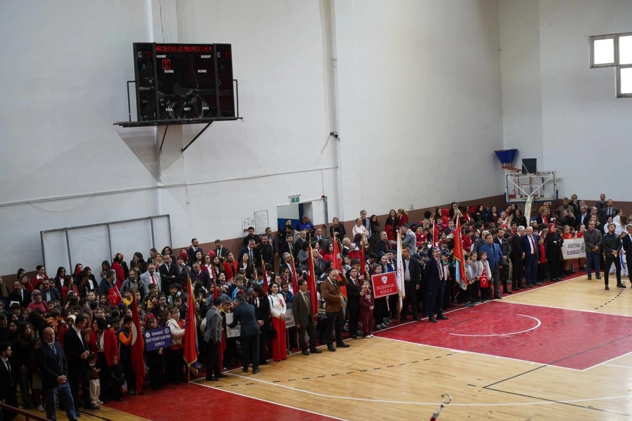 Orhangazi’de Cumhuriyet’in 103. yılına ay yıldızlı kutlama