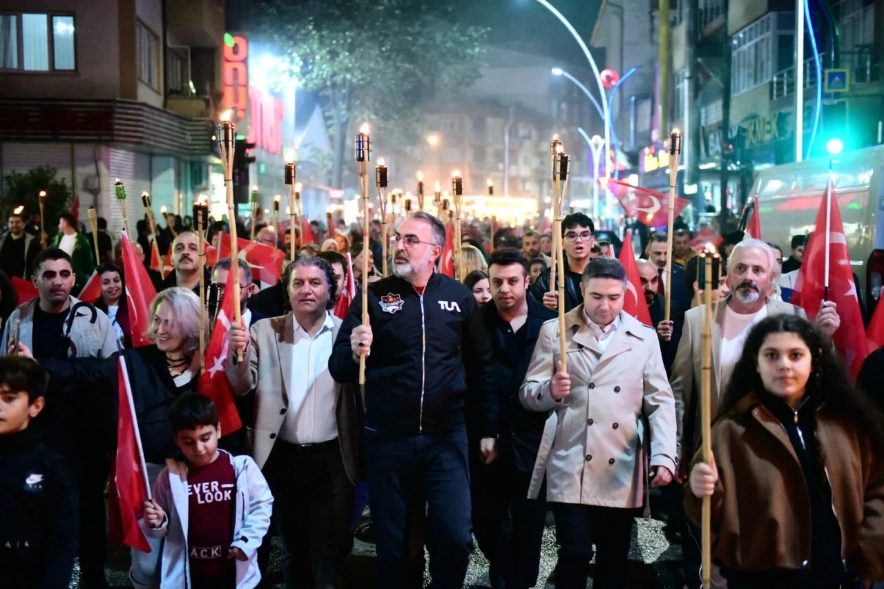 Kestel Belediyesi'nden Cumhuriyet'in 103. yılına görkemli kutlama