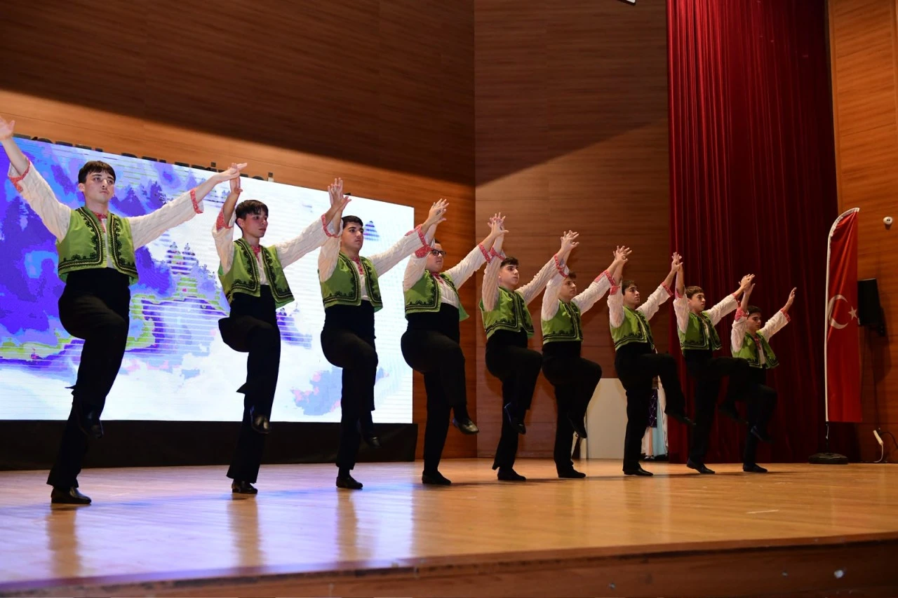 Kestel Belediyesi'nden Cumhuriyet'in 103. yılına görkemli kutlama