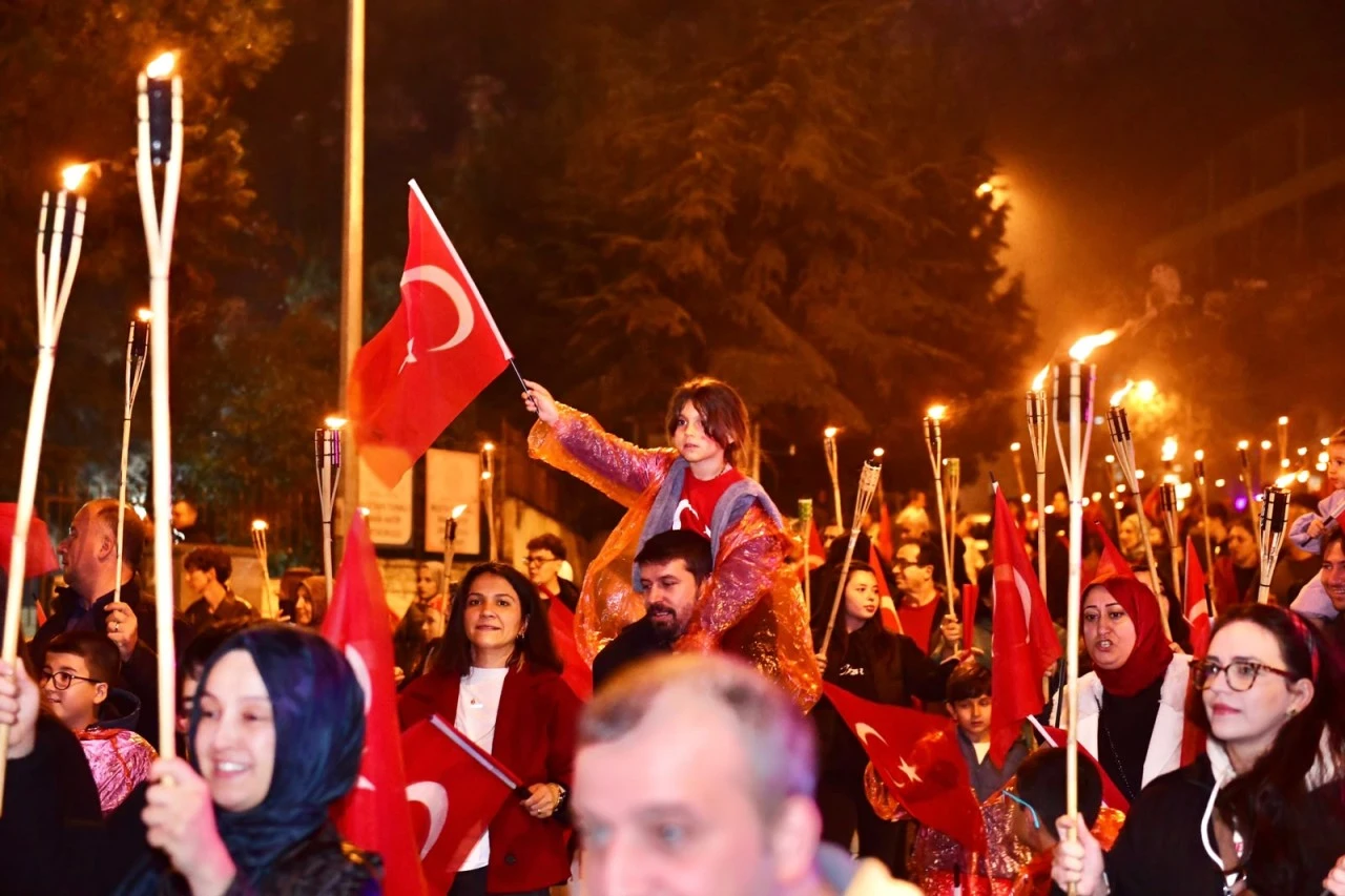 Kestel Belediyesi'nden Cumhuriyet'in 103. yılına görkemli kutlama