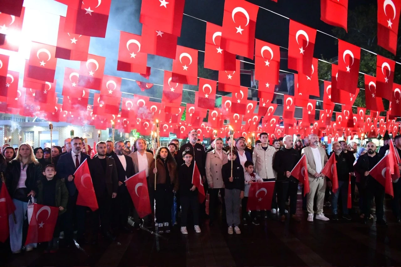 Kestel Belediyesi'nden Cumhuriyet'in 103. yılına görkemli kutlama