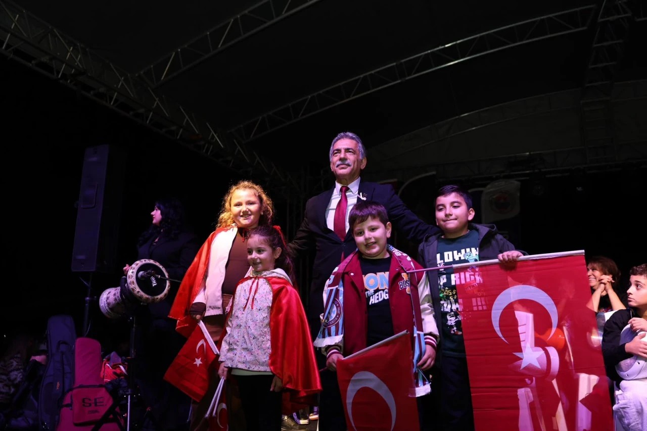 Gemlik’te Anadolu’nun renkleri Cumhuriyet coşkusuyla buluştu