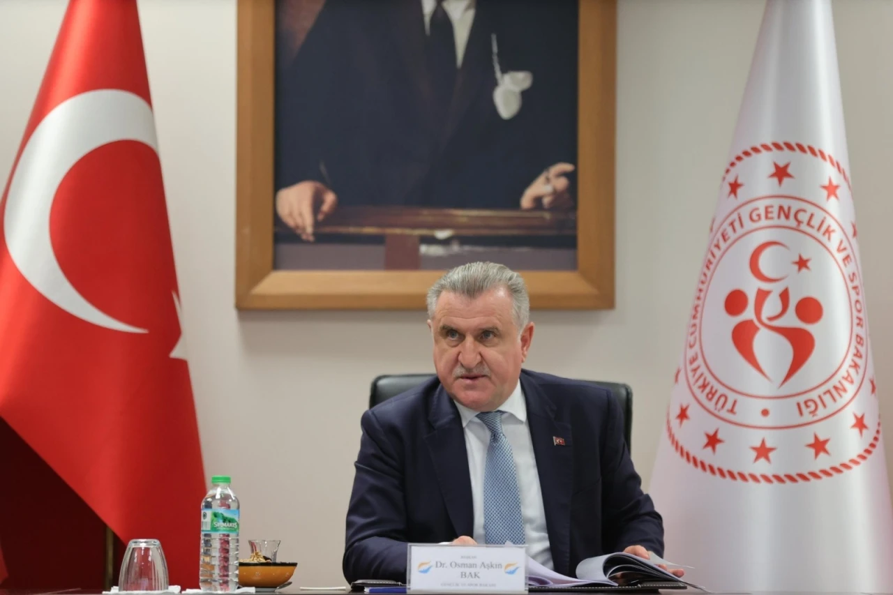 Bakan Bak: '&Uuml;lkemiz, İstanbul 2027 Avrupa Oyunları&rsquo;nı başarıyla ger&ccedil;ekleştirecek'