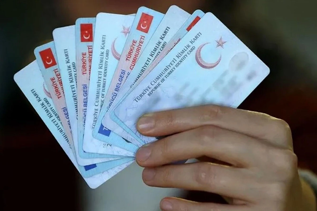 Binlerce kişinin T&uuml;rkiye Cumhuriyeti vatandaşlığı iptal edildi