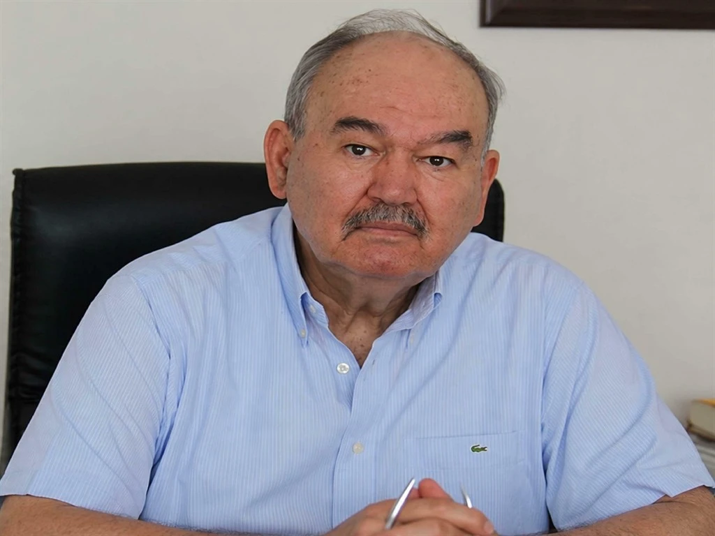 Burhan &Ouml;zfatura hayatını kaybetti