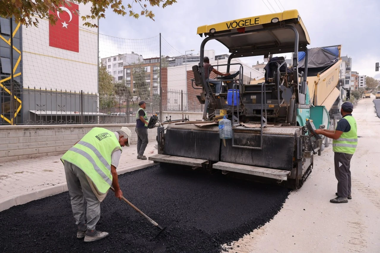 Bursa B&uuml;y&uuml;kşehir altyapı ve &uuml;styapı &ccedil;alışmalarına t&uuml;m hızıyla devam ediyor