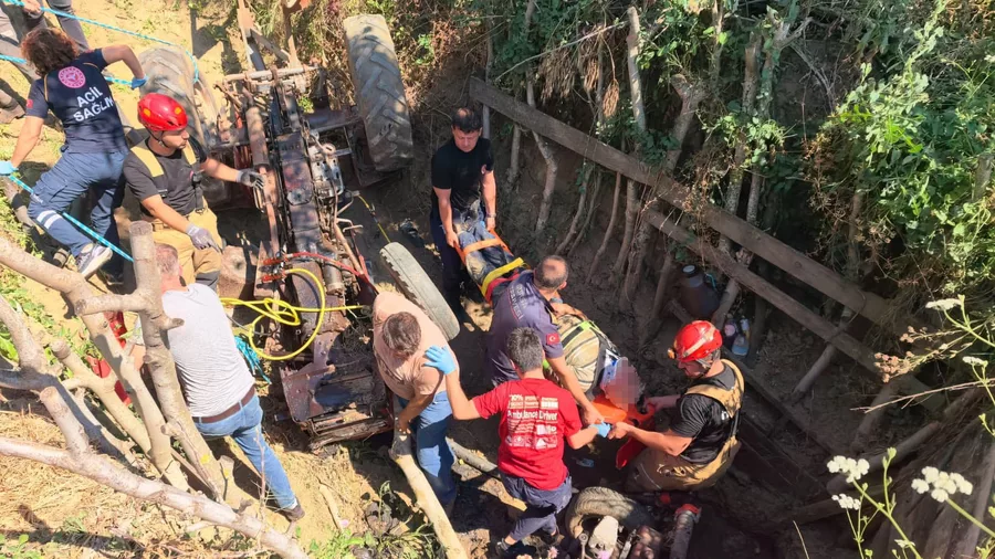 Bursa'da dede ve torunları trakt&ouml;r&uuml;n altında kaldı