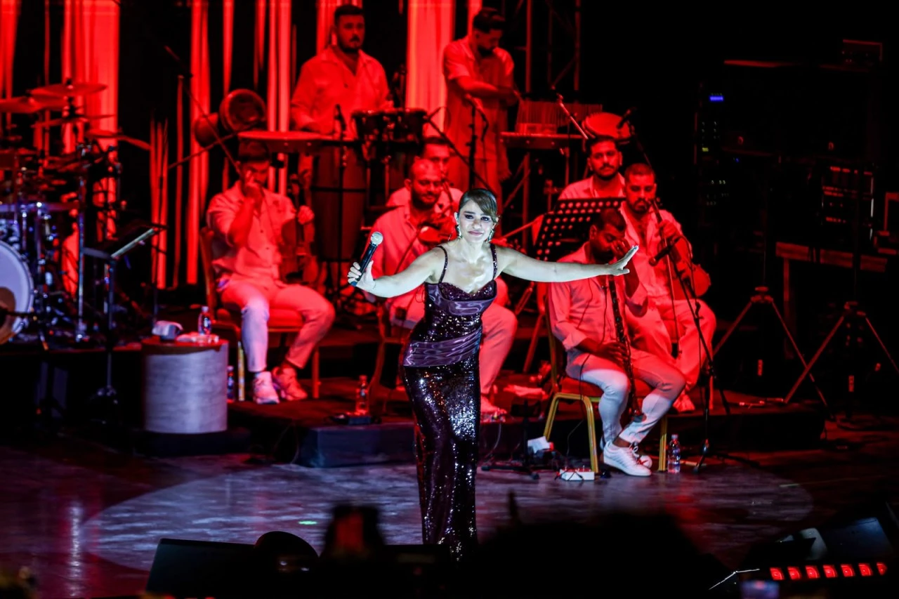 Bursa Festivali'nde Derya Bedavacı'ndan unutulmaz gece