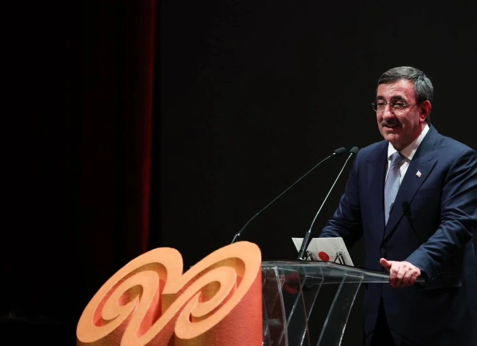 Cevdet Yılmaz: "Hem g&uuml;&ccedil;l&uuml;, hem haklı olmak zorundayız"