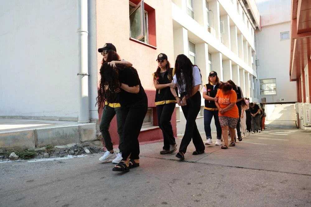 &Ccedil;ok sayıda kadına fuhuş yaptırdılar