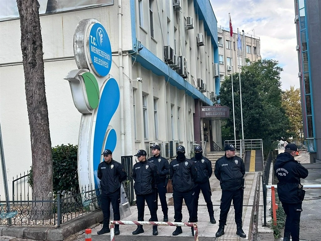 Denizli Merkezefendi Belediyesi'ne operasyon