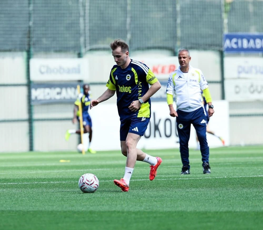 Fenerbah&ccedil;e hazırlıklarını s&uuml;rd&uuml;rd&uuml;