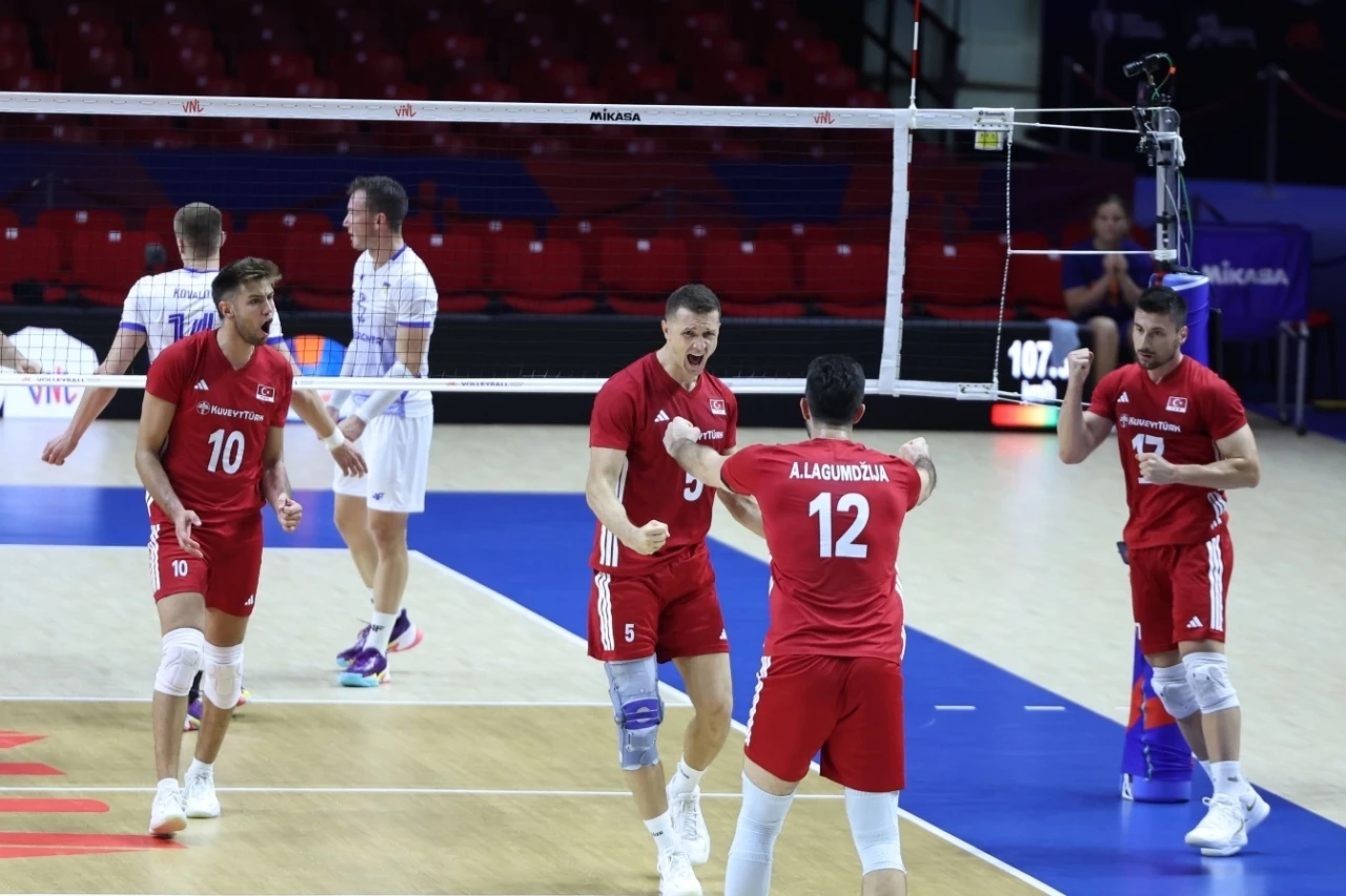 Filenin Efeleri, Ukrayna'yı 3-2 mağlup etti