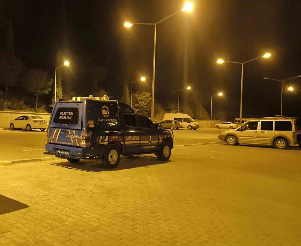 Fıstık bah&ccedil;esinde vurulan &ccedil;ocuk ağır yaralandı