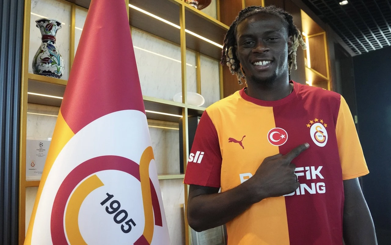 Galatasaray, Lesley Ugochukwu transferini a&ccedil;ıkladı 