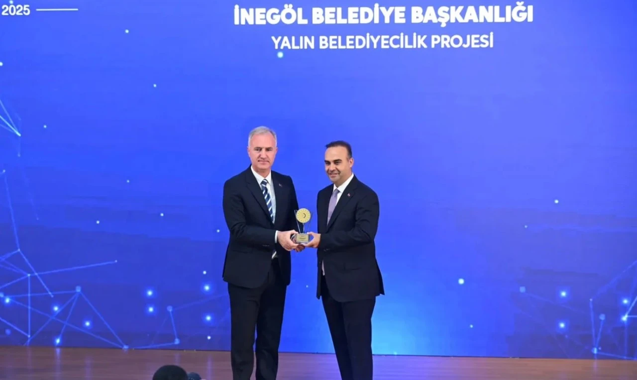 İneg&ouml;l Belediyesi&rsquo;nin &ldquo;Yalın Belediyecilik&rdquo; projesine Bakanlıktan Verimlilik &Ouml;d&uuml;l&uuml;