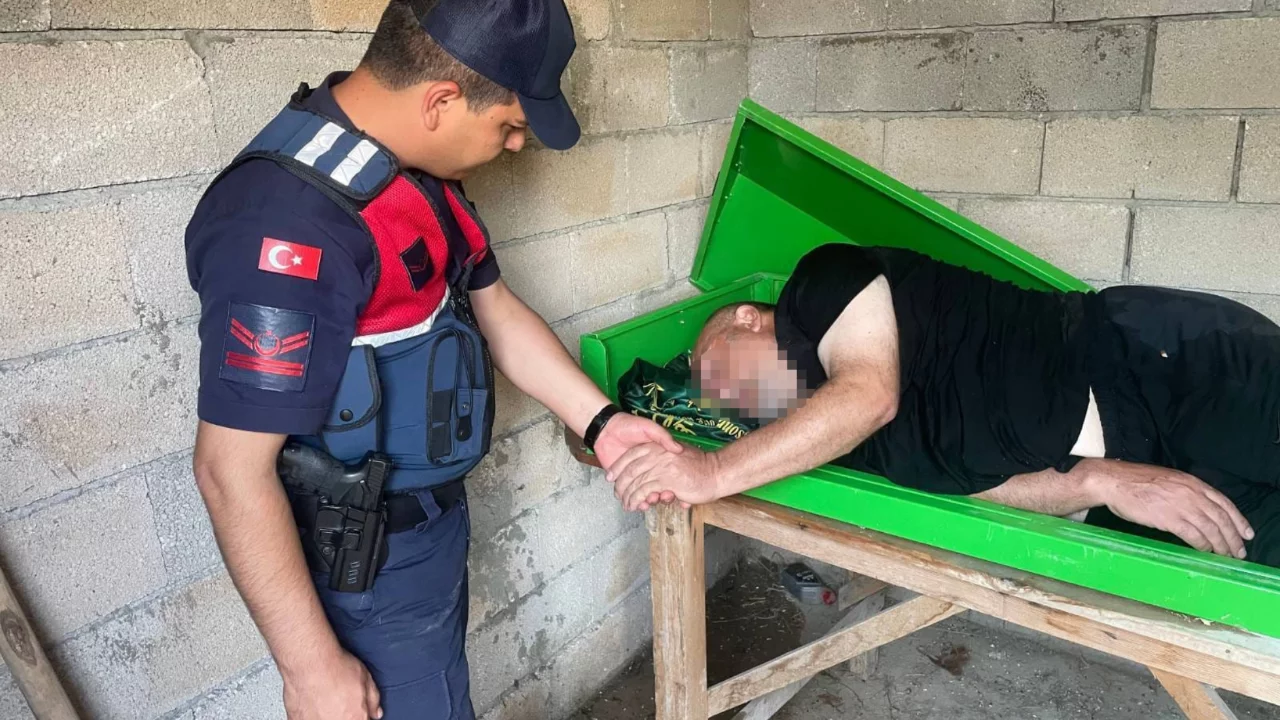 Kayıp olarak aranıyordu, tabutun i&ccedil;inden &ccedil;ıktı