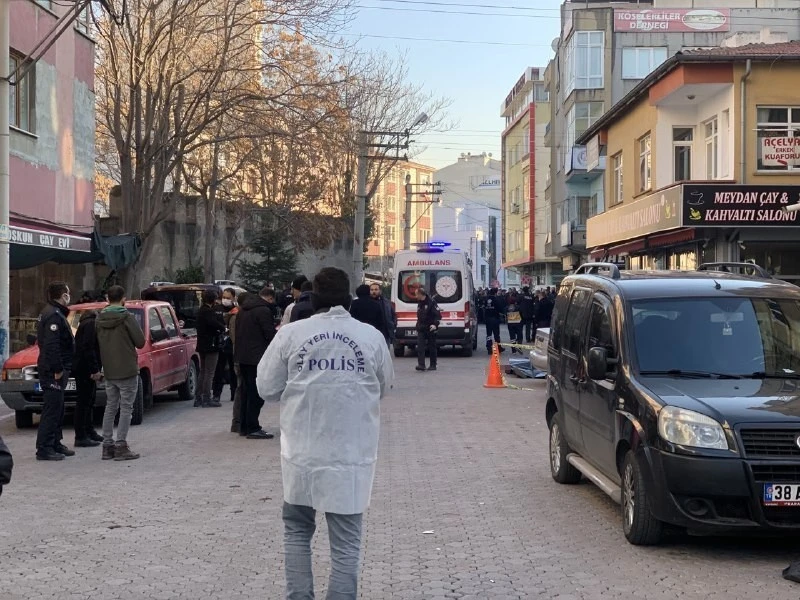 Kayseri'de 3 akrabasını &ouml;ld&uuml;ren zanlı 3,5 yıl sonra hakim karşısında