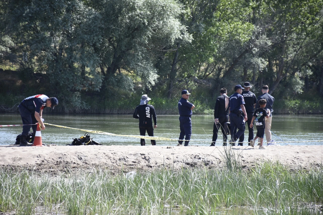 Kızılırmak&rsquo;ta &ccedil;ocuklar, &ccedil;amaşır yıkarken akıntıya kapıldı: 1 &ouml;l&uuml;, 1 kayıp 