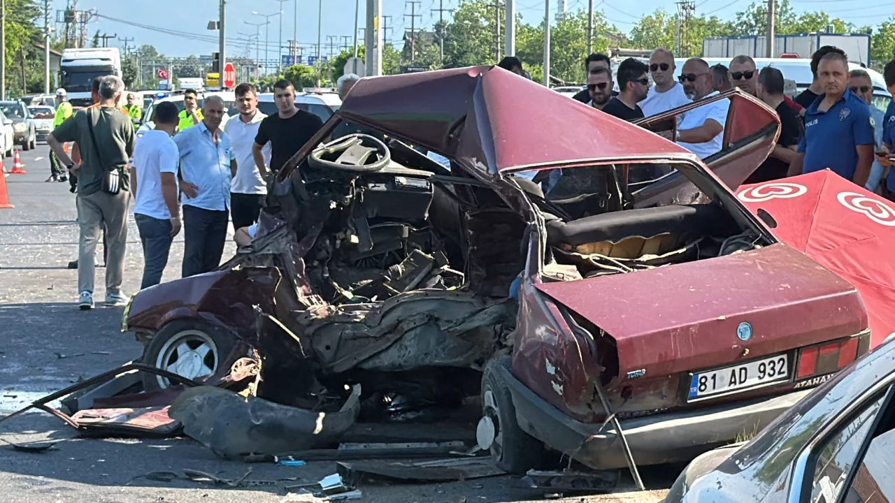 Milletvekili Ercan &Ouml;zt&uuml;rk kaza yaptı: &Ouml;l&uuml; ve yaralı var
