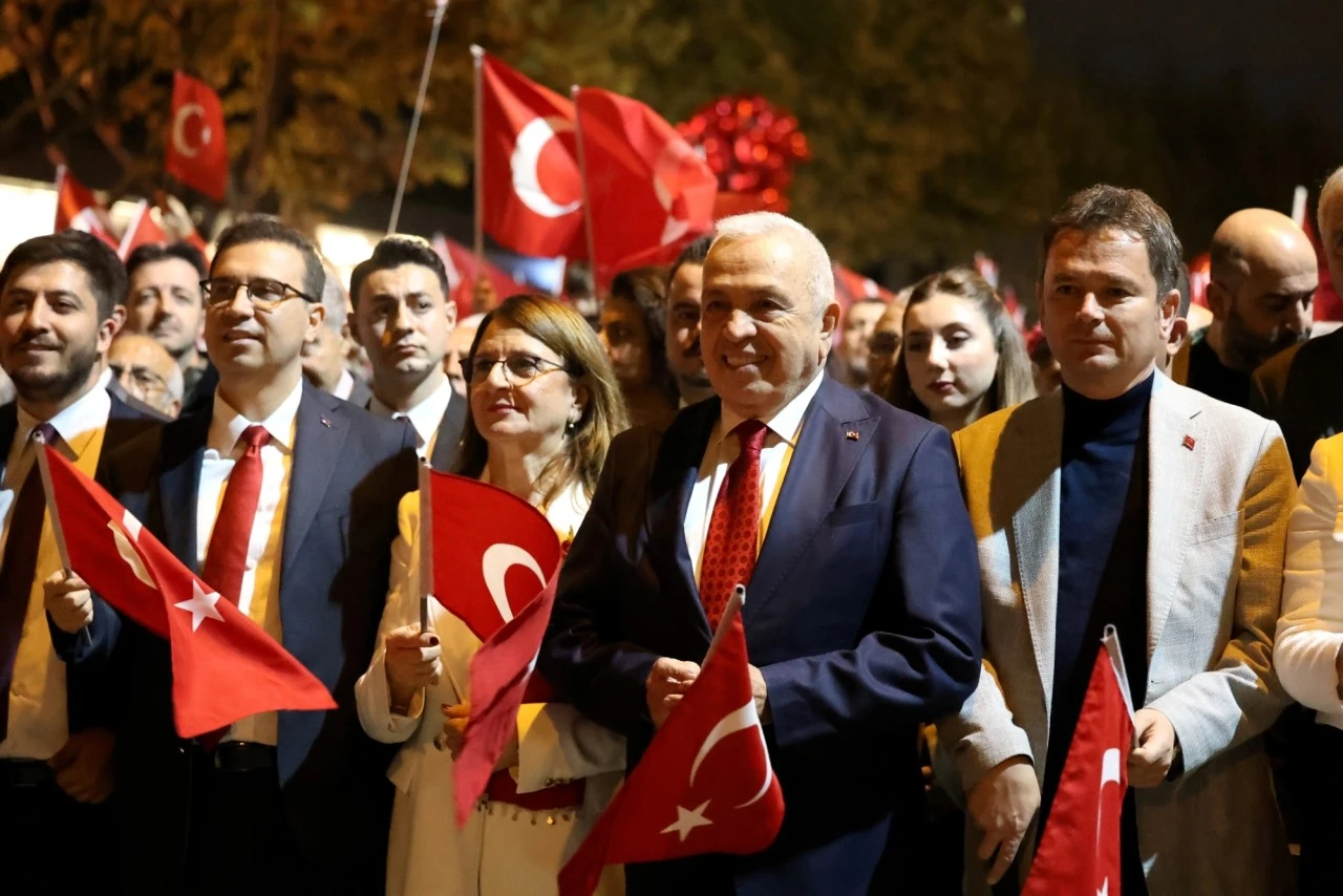 Binlerce Nil&uuml;ferli Cumhuriyet&rsquo;in 103&rsquo;&uuml;nc&uuml; yılında tek y&uuml;rek oldu