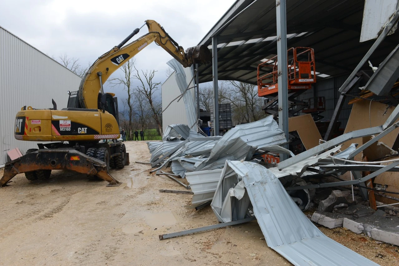 Nil&uuml;fer'de yıkımlar devam ediyor!