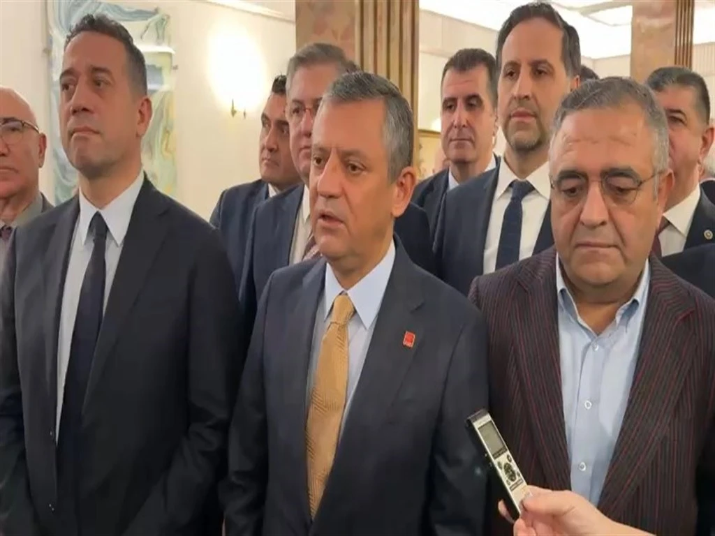 &Ouml;zg&uuml;r &Ouml;zel'den, CHP'nin TBMM'deki 'Emekli n&ouml;beti'ne destek