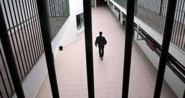 Seferihisar Belediyesinde 'r&uuml;şvet' soruşturmasında 29 tutuklama