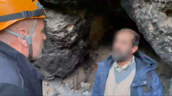 Uludağ'da mağaraya sığınan yaşlı adam i&ccedil;in seferber oldular