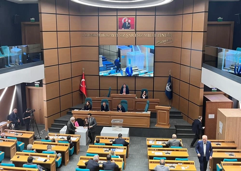 &Uuml;sk&uuml;dar Belediyesi Başkanvekili se&ccedil;iminde ikinci turda da sonu&ccedil; &ccedil;ıkmadı