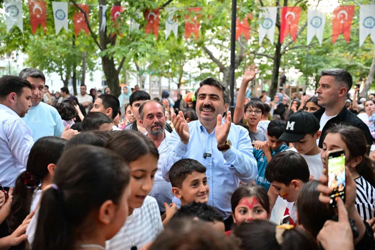 Yıldırım'da &ccedil;ocukların neşesi sokağa taştı