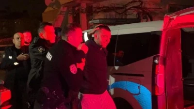'Dur' ihtarına uymayan s&uuml;r&uuml;c&uuml;den polislere: Başımı eğemezsiniz