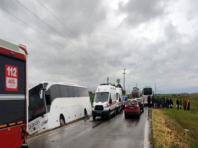 1 Mayıs kutlamalarına giden iş&ccedil;ileri taşıyan otob&uuml;s yoldan &ccedil;ıktı; 1 yaralı