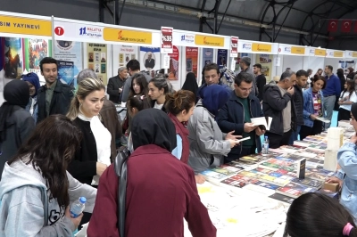 11. Malatya Anadolu Kitap ve K&uuml;lt&uuml;r Fuarı&rsquo;na Yoğun İlgi