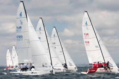 13. TAYK &ndash; Eker Olympos Regatta&rsquo;da İkinci G&uuml;n Nefes Kesti