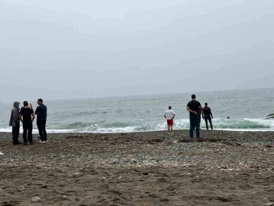 13 yaşındaki &ccedil;ocuk denizde kayboldu