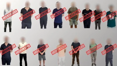 14'&uuml; kırmızı b&uuml;ltenle aranan 15 su&ccedil;lu T&uuml;rkiye'ye getirildi