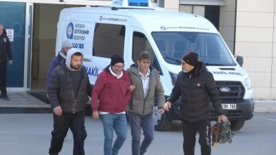14 yaşındaki &ccedil;ocuğun cansız bedeni yol kenarında bulundu 
