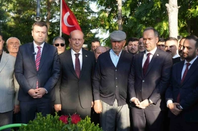 15 Temmuz Kahramanı Şehit &Ouml;mer Halisdemir kabri başında t&ouml;renle anıldı