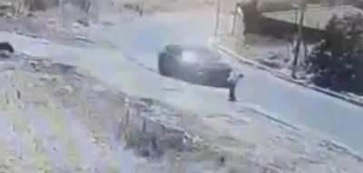 15 yaşındaki s&uuml;r&uuml;c&uuml;n&uuml;n kullandığı cipin &ccedil;arptığı yaya hayatını kaybetti