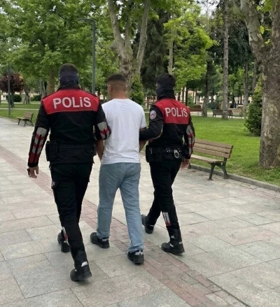 17 yaşında ve 152 yıl hapis cezasıyla aranıyordu! Manisa'da yakalandı