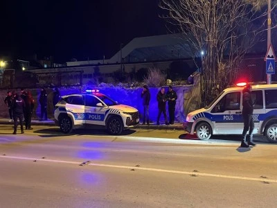 17 yaşındaki &ccedil;ocuk, akranını bı&ccedil;akla yaraladı