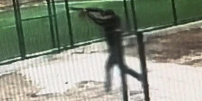 17 yaşındaki &ccedil;ocuk, yaşıtını parkta pompalı t&uuml;fekle vurdu