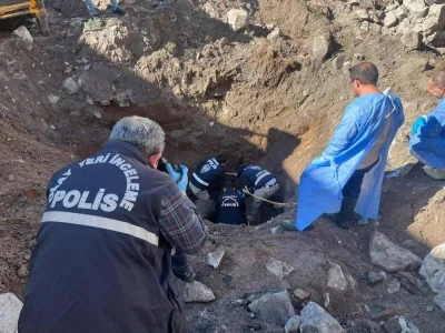 17 yıl &ouml;nce kaybolan kadının evinin altından kemikler &ccedil;ıktı