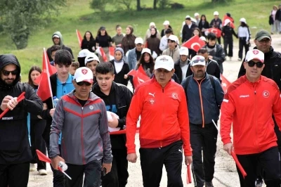 19 Mayıs Gen&ccedil;lik Haftası&rsquo;nda coşkulu y&uuml;r&uuml;y&uuml;ş
