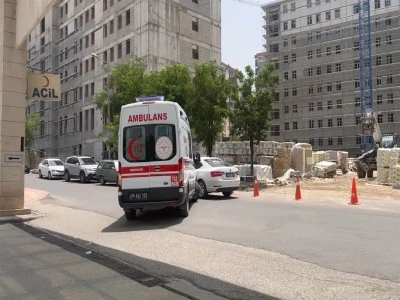 2 &ccedil;ocuk annesi, evinde bı&ccedil;aklanmış halde &ouml;l&uuml; bulundu